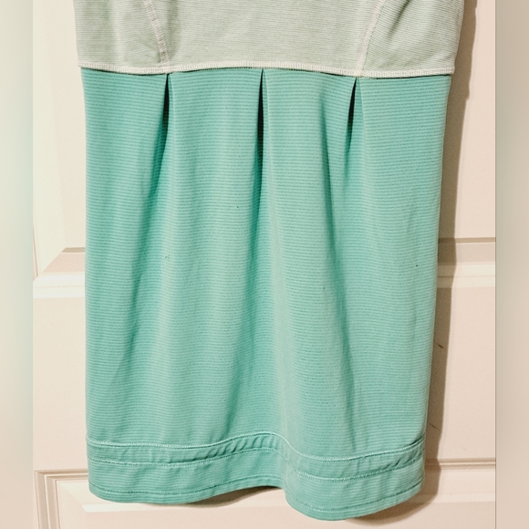 Lululemon run. Tame me tank. Mint green stripe.  Women’s Size 4. - Picture 6 of 11